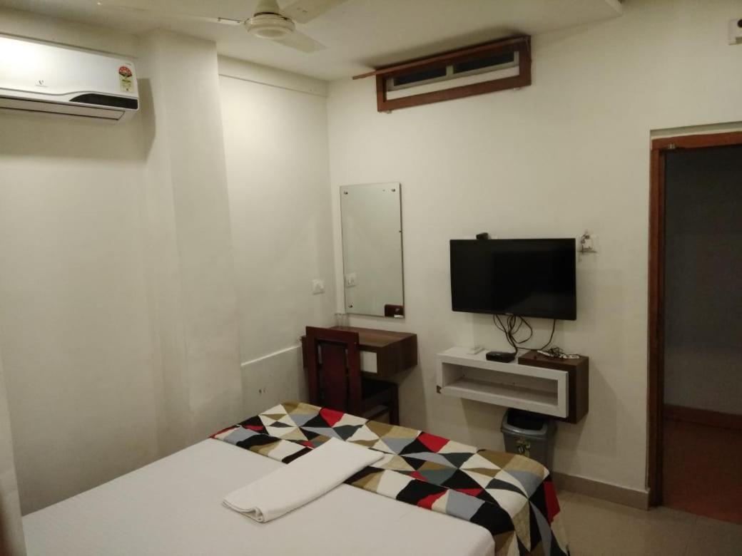 Tirur Tourist Home Exterior foto